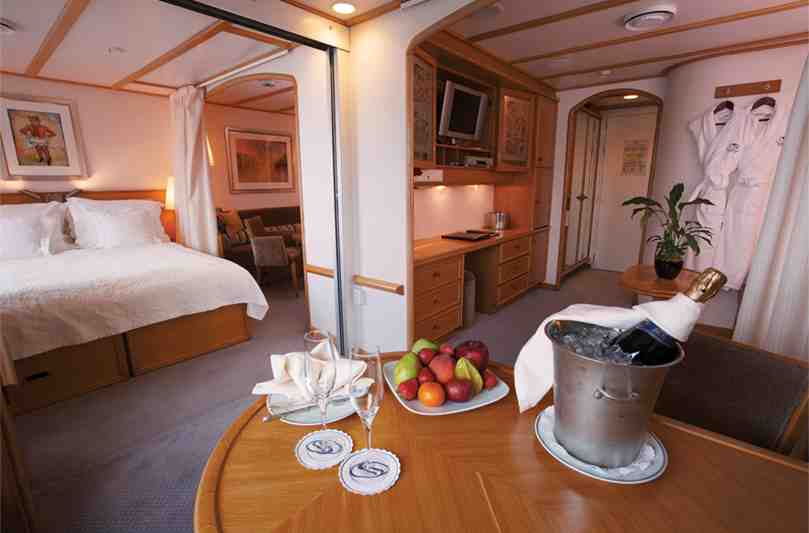 Best Cruises Croisieres de Luxe: SeaDream Yacht Club I & II